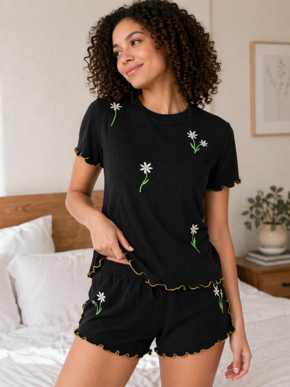 Emerson Road Daisy Pajama Set Black Floral Tee/ Shorts Soft Lounge Sleepwear NWT